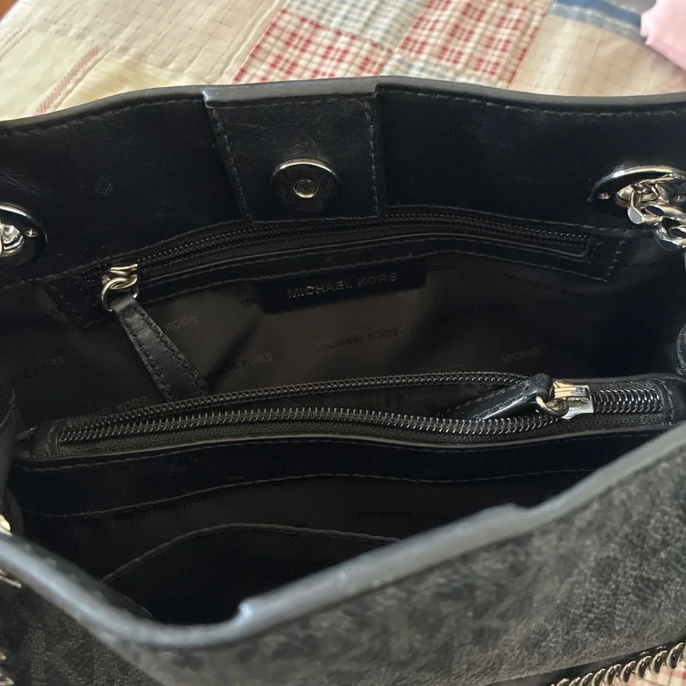 Michael Kors bag - Picture 2 of 3